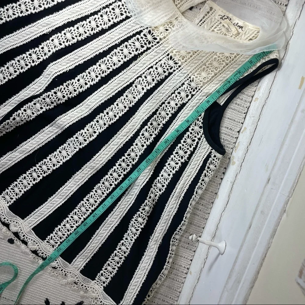 Anthro Lili’s Closet Lattice Line Lace Swing Top - Picture 6 of 8